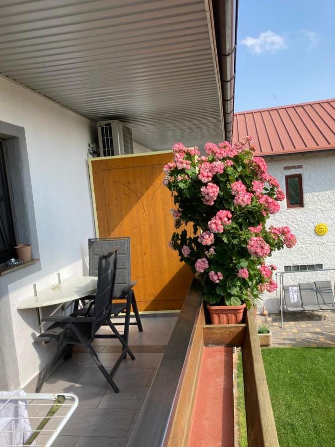 Gästehaus und Weinbau Zur Wiederkehr Strudler Podersdorf am See Exterior foto